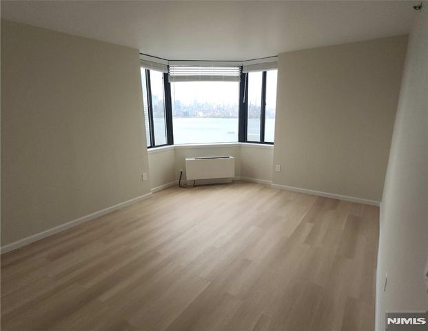 45 S River Drive 2914, Jersey City, NJ 07310