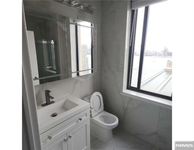 45 S River Drive 2914, Jersey City, NJ 07310