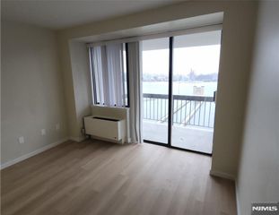 45 S River Drive 2914, Jersey City, NJ 07310