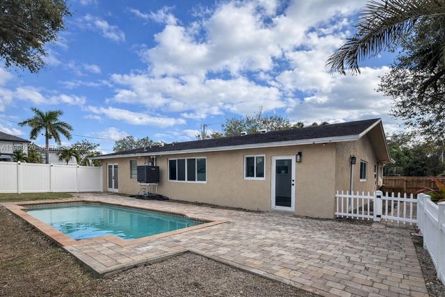 4485 SW 26th Ave, Dania Beach, FL 33312