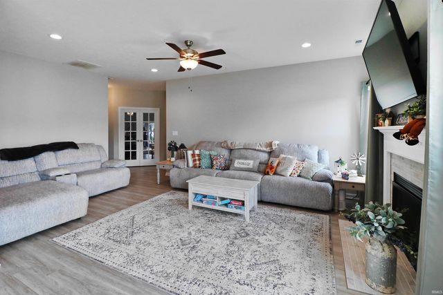 1814 Southridge Drive, Frankfort, IN 46041