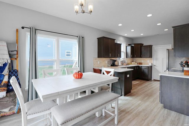 1814 Southridge Drive, Frankfort, IN 46041