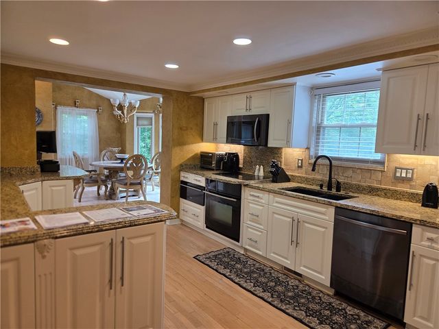 131 Elm Road, Ross Twp, PA 15237
