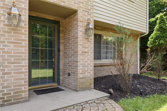 131 Elm Road, Ross Twp, PA 15237