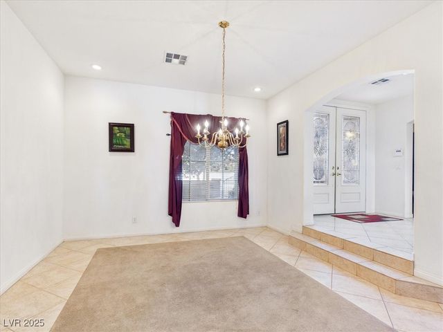 321 Whispering Tree Avenue, Las Vegas, NV 89183