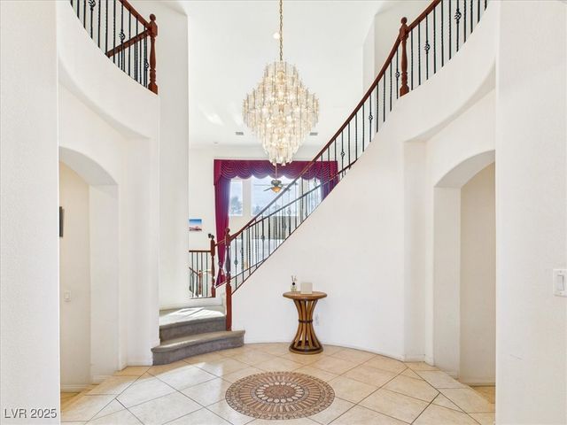 321 Whispering Tree Avenue, Las Vegas, NV 89183