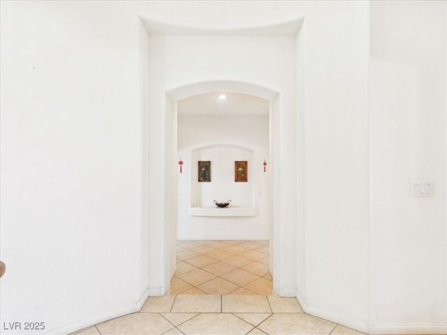 321 Whispering Tree Avenue, Las Vegas, NV 89183