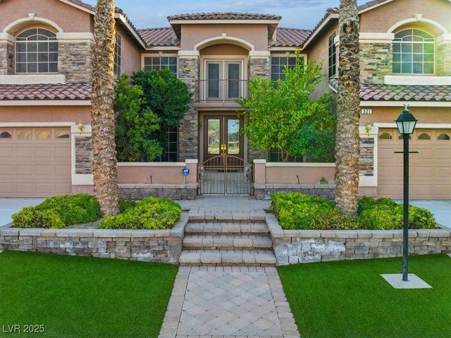 321 Whispering Tree Avenue, Las Vegas, NV 89183