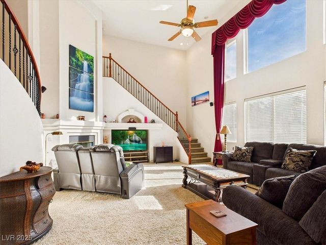 321 Whispering Tree Avenue, Las Vegas, NV 89183