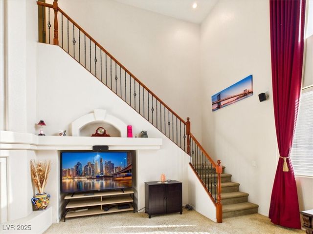 321 Whispering Tree Avenue, Las Vegas, NV 89183