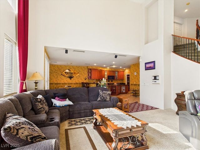 321 Whispering Tree Avenue, Las Vegas, NV 89183