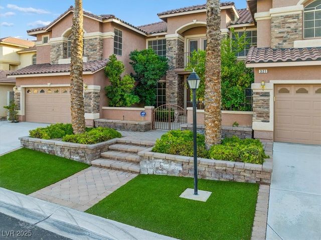 321 Whispering Tree Avenue, Las Vegas, NV 89183