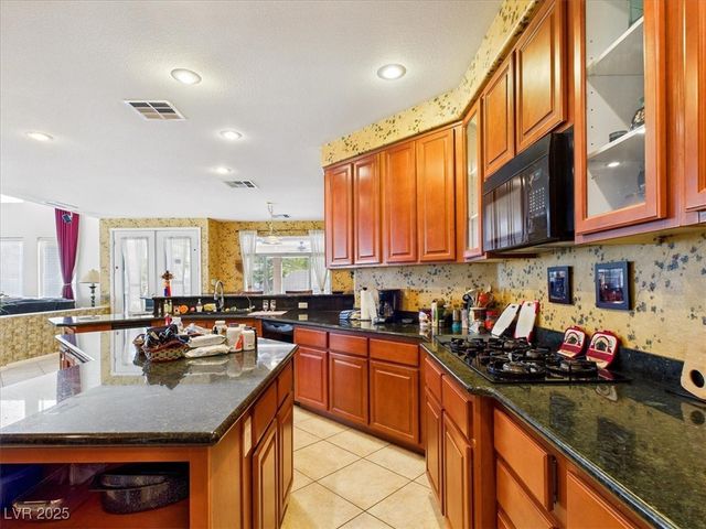 321 Whispering Tree Avenue, Las Vegas, NV 89183