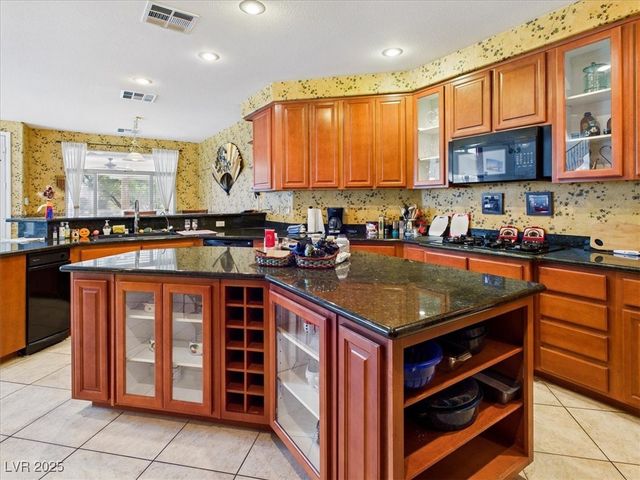 321 Whispering Tree Avenue, Las Vegas, NV 89183