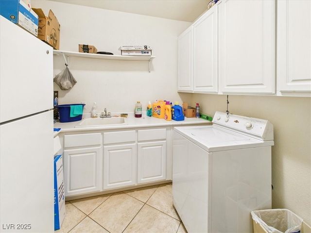 321 Whispering Tree Avenue, Las Vegas, NV 89183