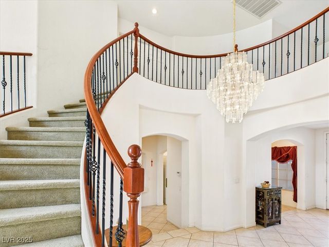 321 Whispering Tree Avenue, Las Vegas, NV 89183