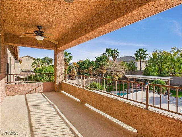 321 Whispering Tree Avenue, Las Vegas, NV 89183