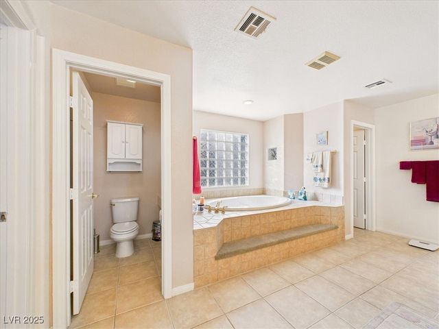 321 Whispering Tree Avenue, Las Vegas, NV 89183