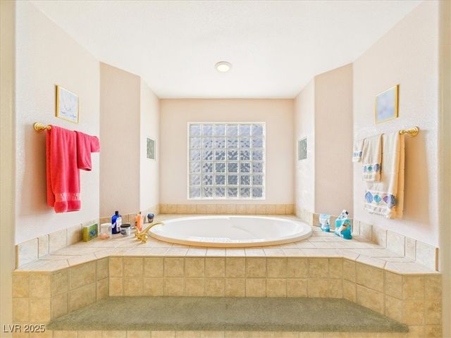 321 Whispering Tree Avenue, Las Vegas, NV 89183