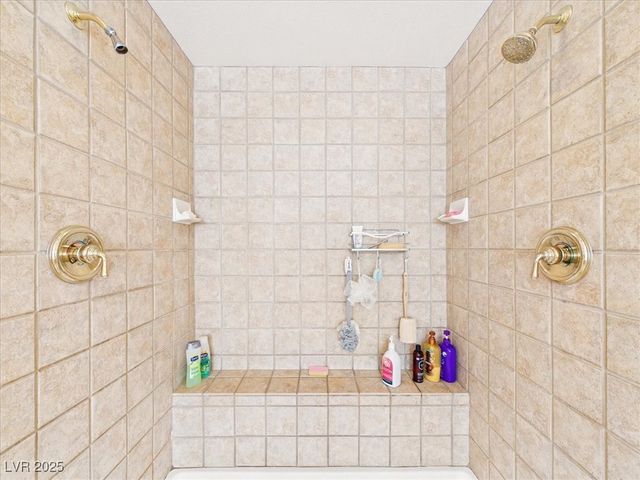 321 Whispering Tree Avenue, Las Vegas, NV 89183