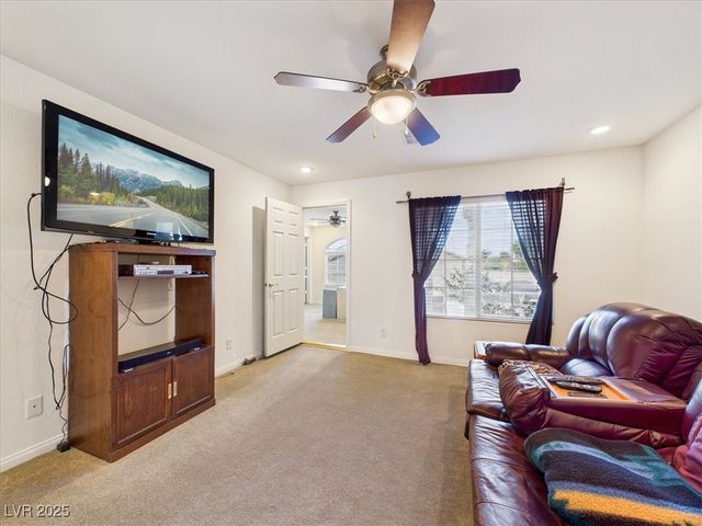 321 Whispering Tree Avenue, Las Vegas, NV 89183