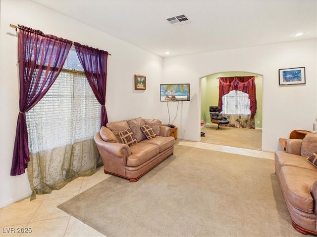 321 Whispering Tree Avenue, Las Vegas, NV 89183