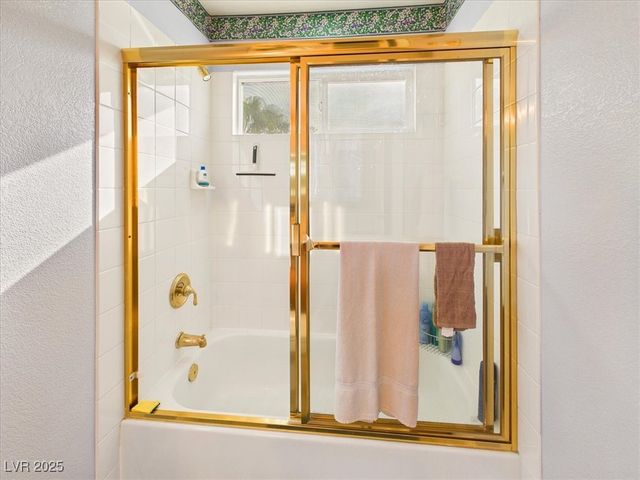 321 Whispering Tree Avenue, Las Vegas, NV 89183