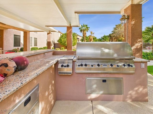 321 Whispering Tree Avenue, Las Vegas, NV 89183