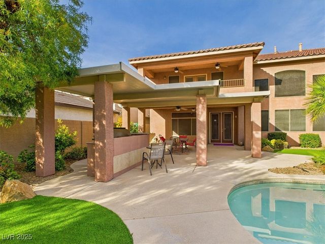 321 Whispering Tree Avenue, Las Vegas, NV 89183