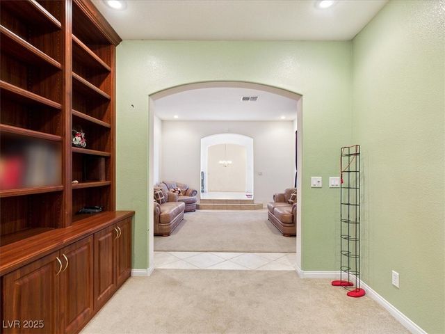 321 Whispering Tree Avenue, Las Vegas, NV 89183