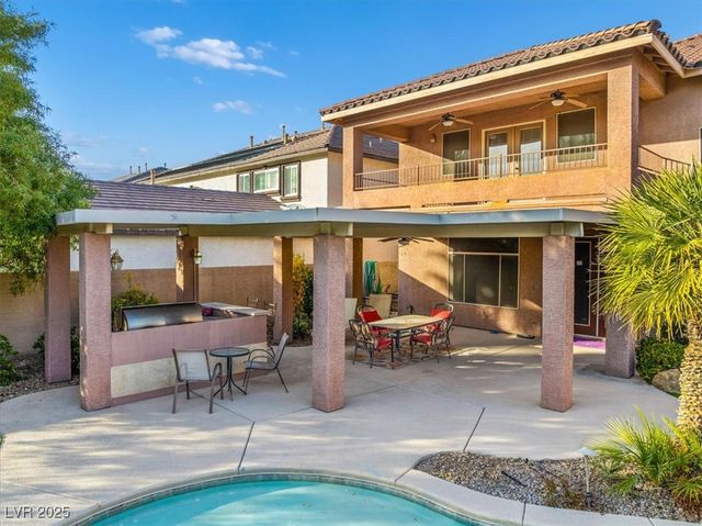 321 Whispering Tree Avenue, Las Vegas, NV 89183