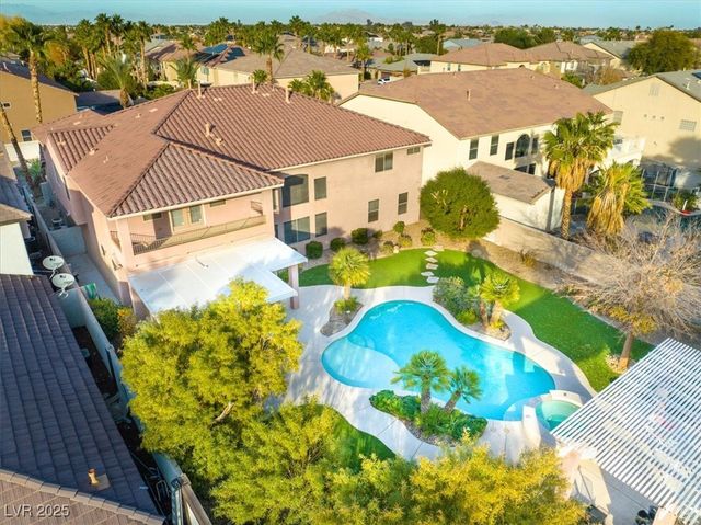 321 Whispering Tree Avenue, Las Vegas, NV 89183