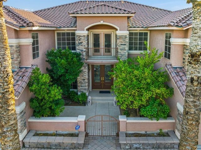 321 Whispering Tree Avenue, Las Vegas, NV 89183