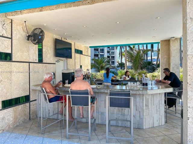 6799 Collins Ave 1704, Miami Beach, FL 33141