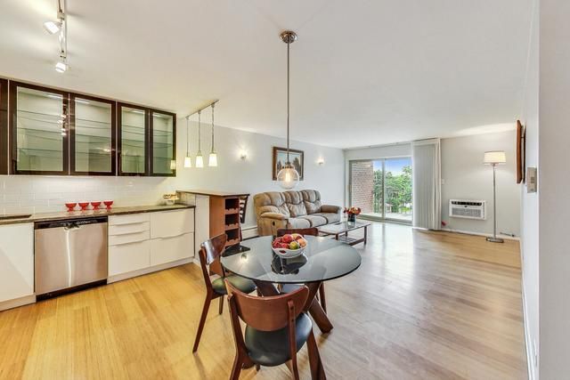 16 E Old Willow Road 431S, Prospect Heights, IL 60070