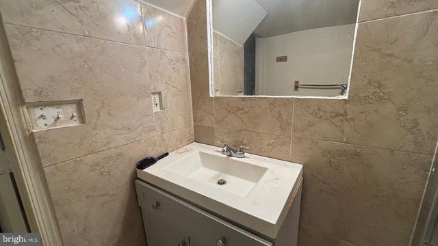 5707 CHILLUM PL NE, Washington, DC 20011