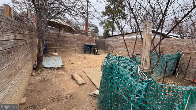 5707 CHILLUM PL NE, Washington, DC 20011