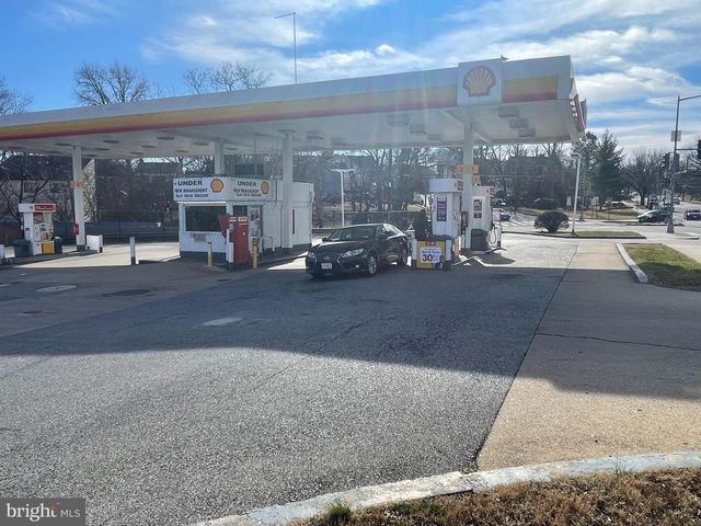 5707 CHILLUM PL NE, Washington, DC 20011