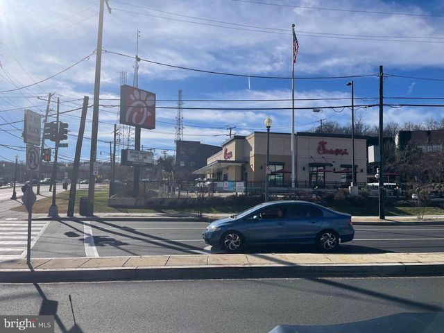 5707 CHILLUM PL NE, Washington, DC 20011