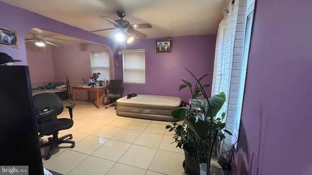 5707 CHILLUM PL NE, Washington, DC 20011