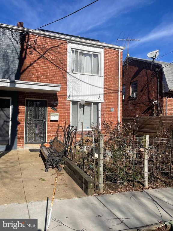 5707 CHILLUM PL NE, Washington, DC 20011