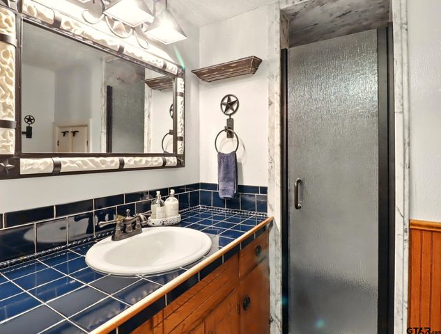 111 Bison Trl, Longview, TX 75605