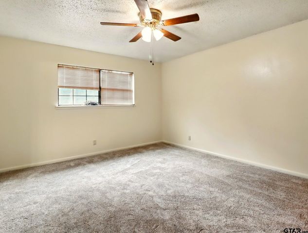 111 Bison Trl, Longview, TX 75605