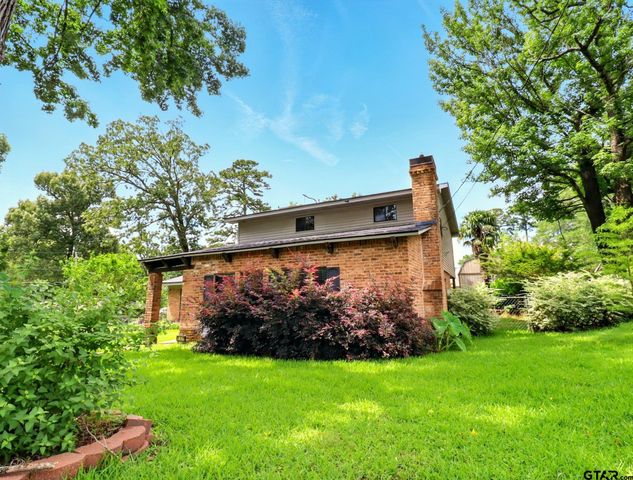 111 Bison Trl, Longview, TX 75605