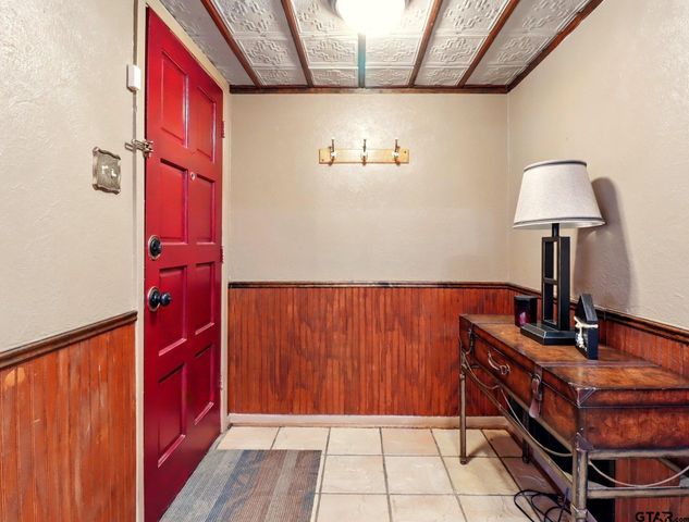 111 Bison Trl, Longview, TX 75605