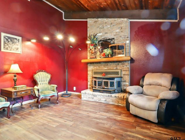 111 Bison Trl, Longview, TX 75605