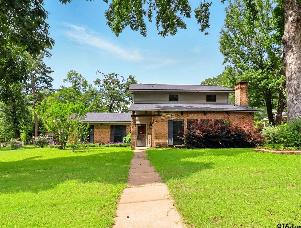 111 Bison Trl, Longview, TX 75605