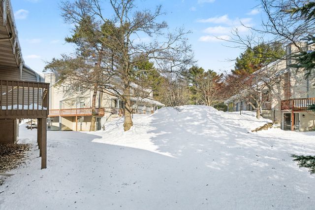 17574 Park Place Circle, Spring Lake, MI 49456