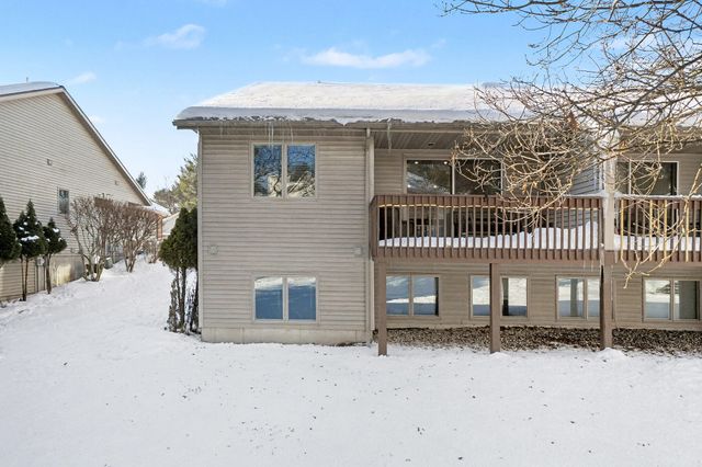 17574 Park Place Circle, Spring Lake, MI 49456