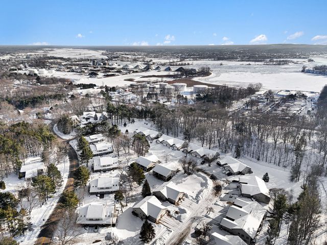 17574 Park Place Circle, Spring Lake, MI 49456